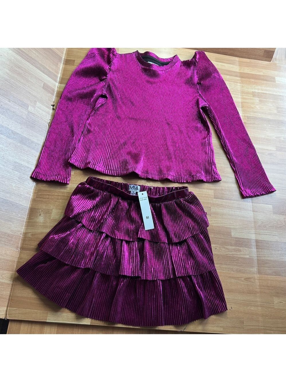 MIA New York berry metallic plisse puff sleeve top and matching skirt s/m nwt